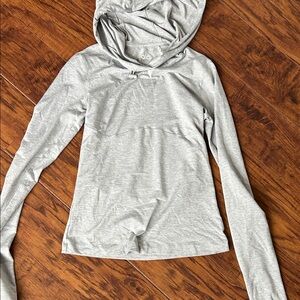 ALO Yoga Women's Light Gray Hoodie